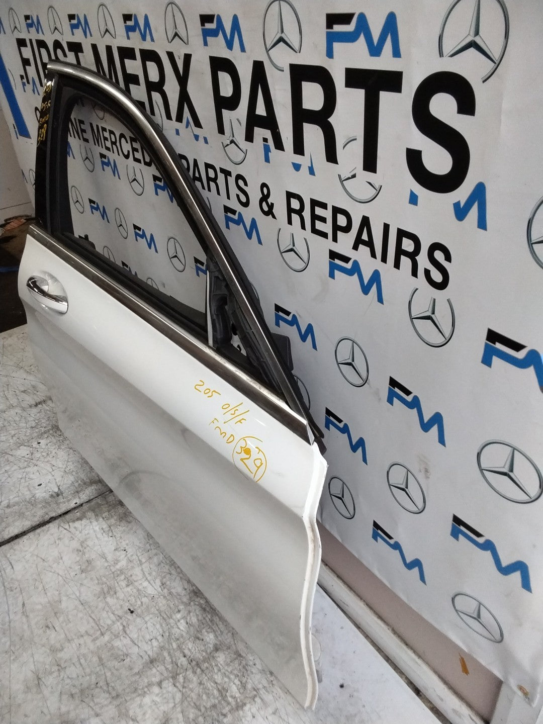 MERCEDES C-CLASS W205 SLN DRIVER FRONT DOOR OSF WHITE 2014 ON COMPLETE FMD329