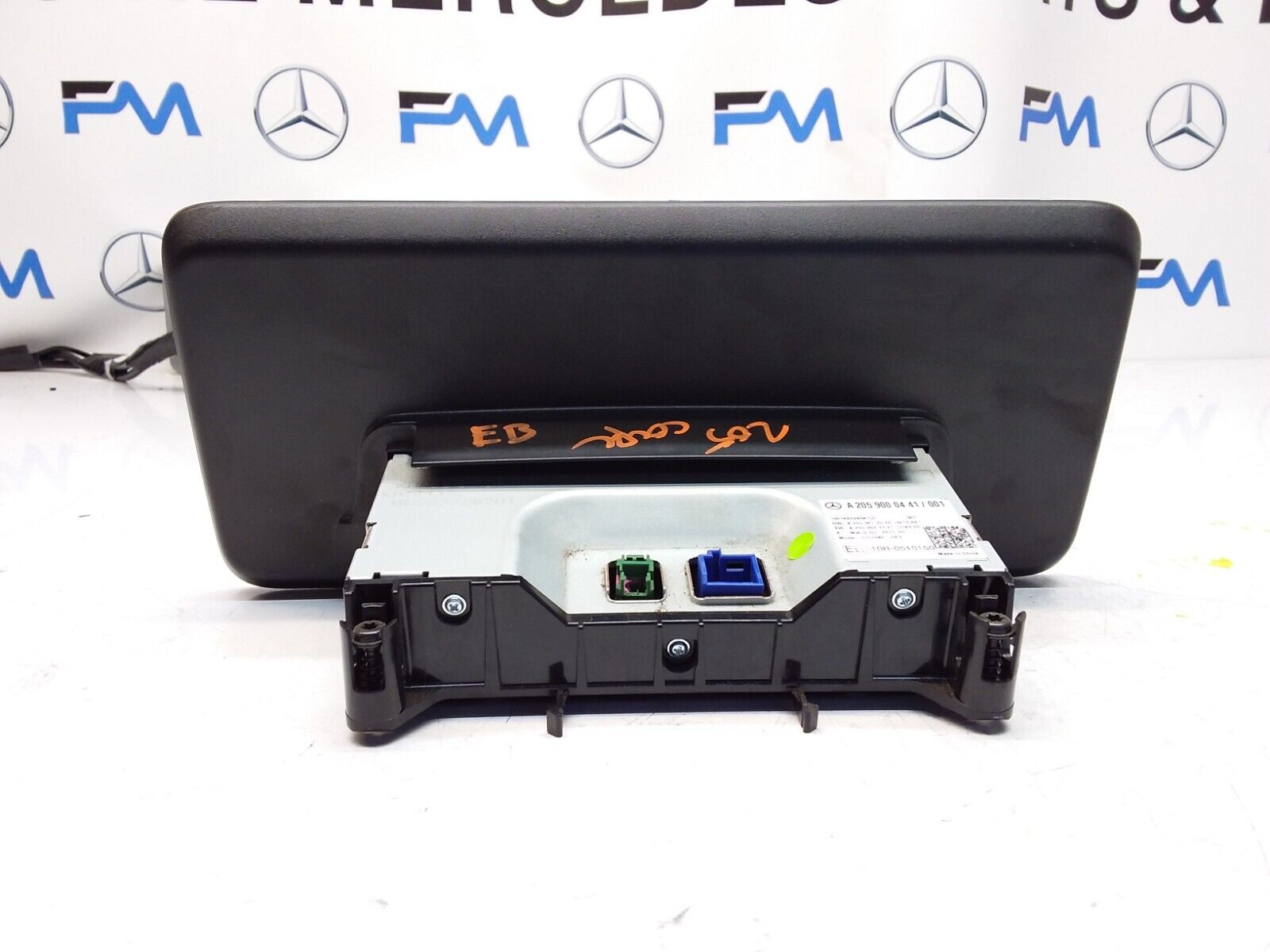 MERCEDES C-CLASS W205 COUPE 2017 SAT NAV MULTIMEDIA SCREEN A2059002211 FM00666