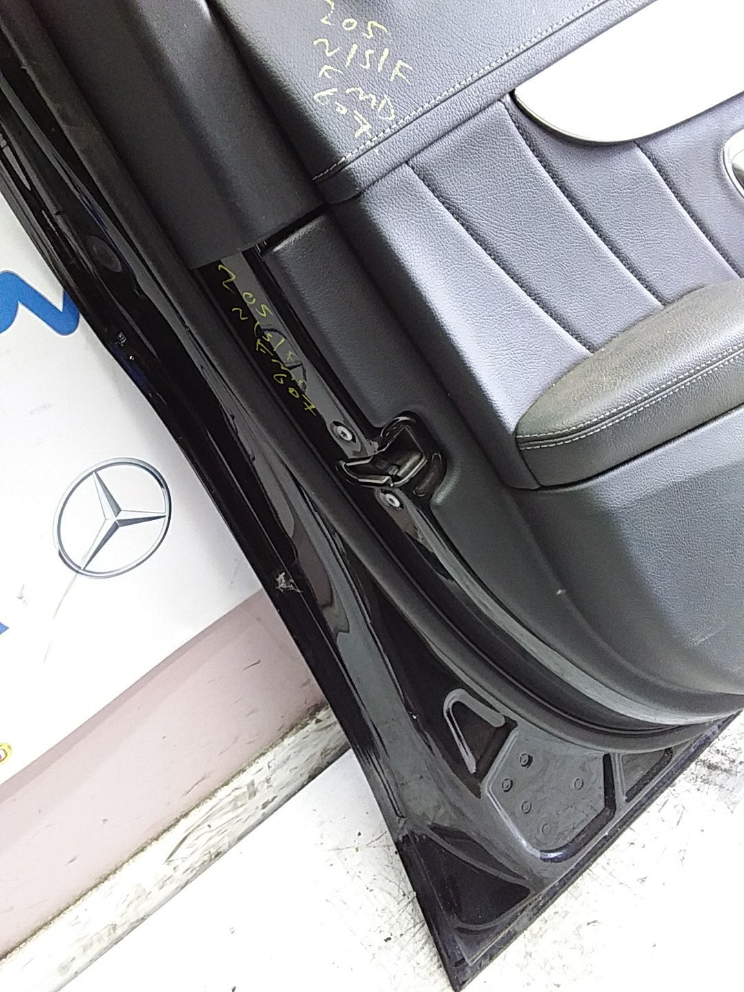 MERCEDES C-CLS W205 SLN PASSENGER FRONT DOOR NSF BLACK 2014-21 COMPLETE FMD607