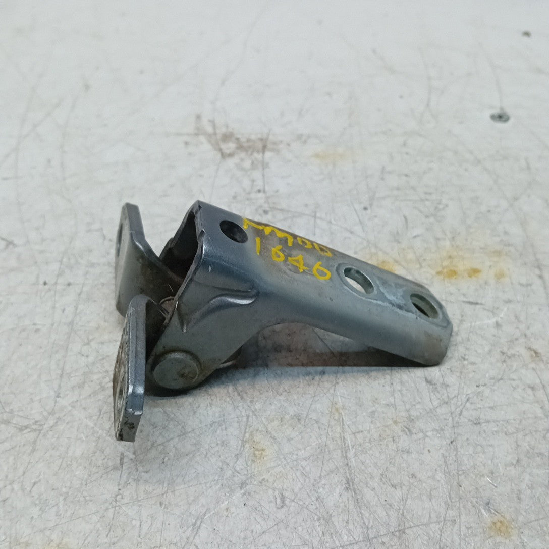 MITSUBISHI OUTLANDER MK3  FRONT DOOR HINGE PANEL E1 A046834 FM001646
