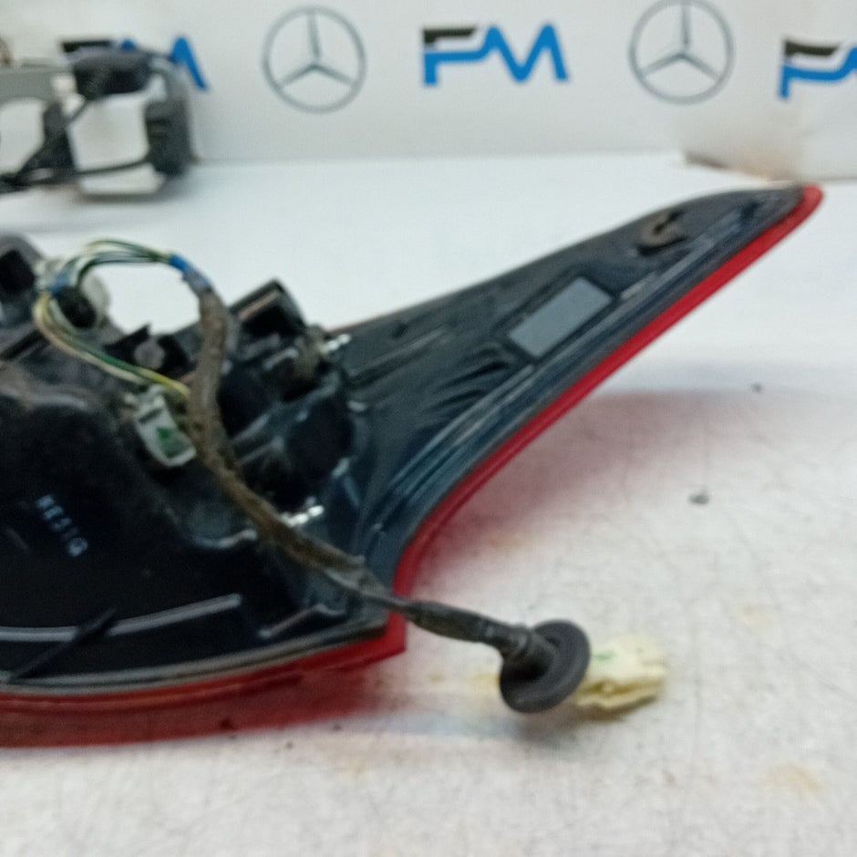 MITSUBISHI OUTLANDER MK3 PASSENGER REAR OUTER TAIL LIGHT 2014 FMT315