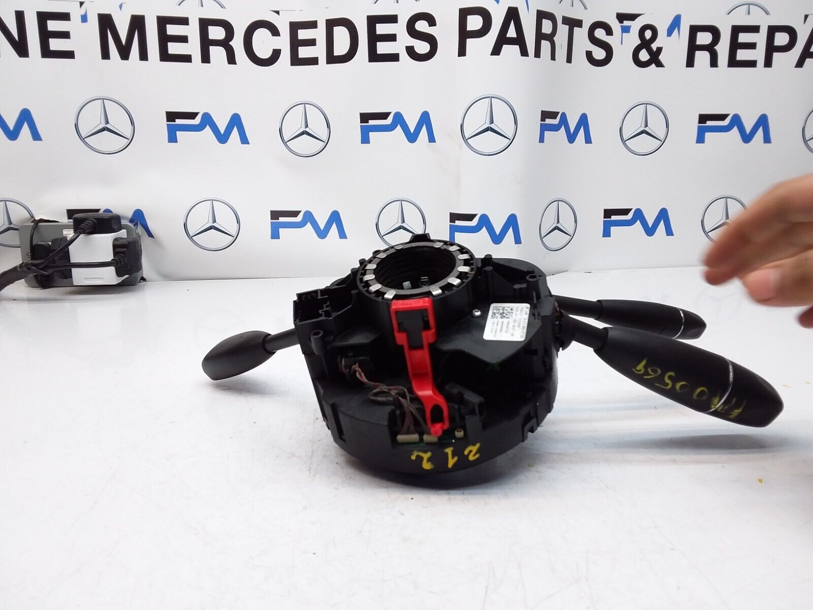 Mercedes E-CLASS W212 INDICATOR/WIPER GEAR SELECT + SQUIB  2015 FM00569