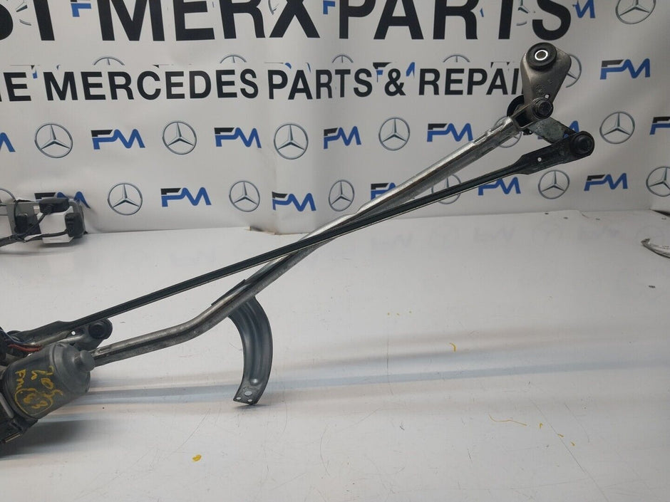 14-21 MERCEDES C CLASS WINDSCREEN WIPER MOTOR & LINKAGE FRONT A2058200940FM00210