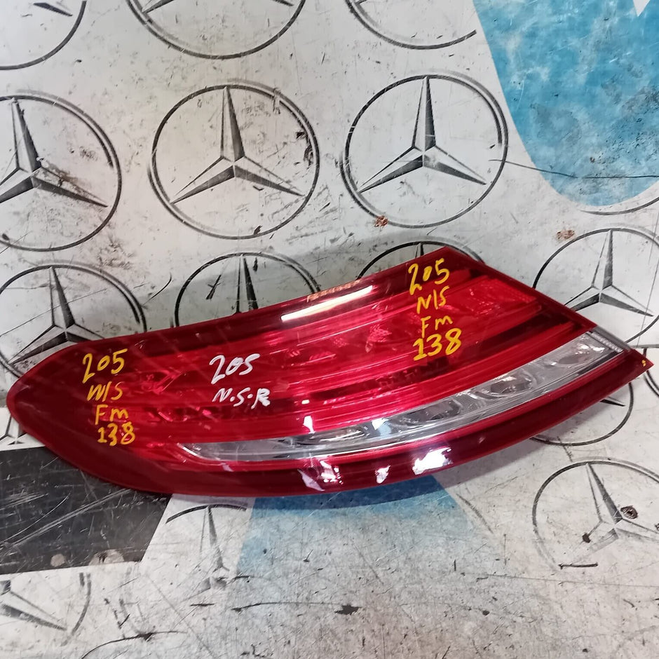 MERCEDES BENZ C-CLASS W205 COUPE PASSENGER SIDE ( N.S ) L.E.D TAIL LIGHT