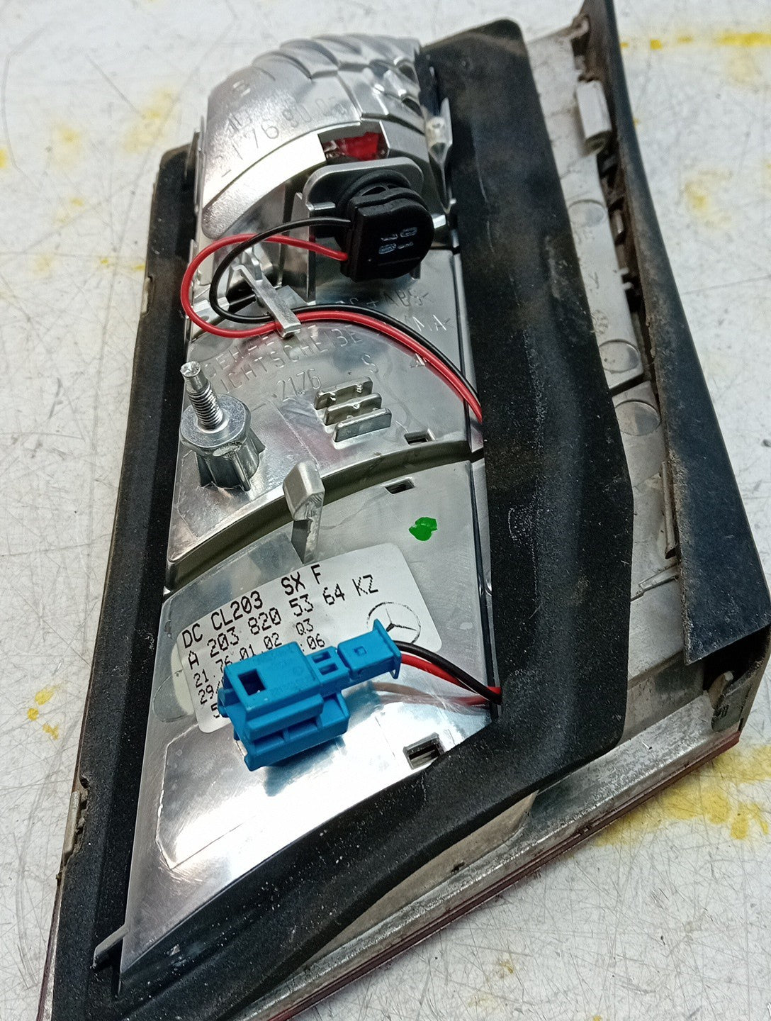 MERCEDES C-CLASS W203 ESTATE PASSENGER LEFT REAR TAIL LIGHT A2038205364 FMT273