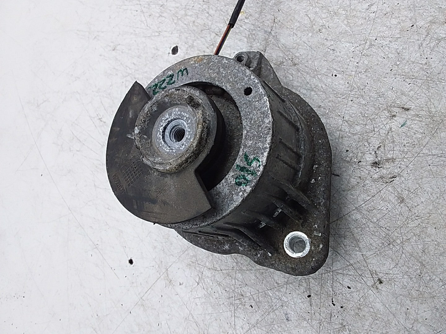 MERCEDES BENZ  S-CLASS  W222  ENGINE MOUNT RIGHT OS A2222407617 FMR347