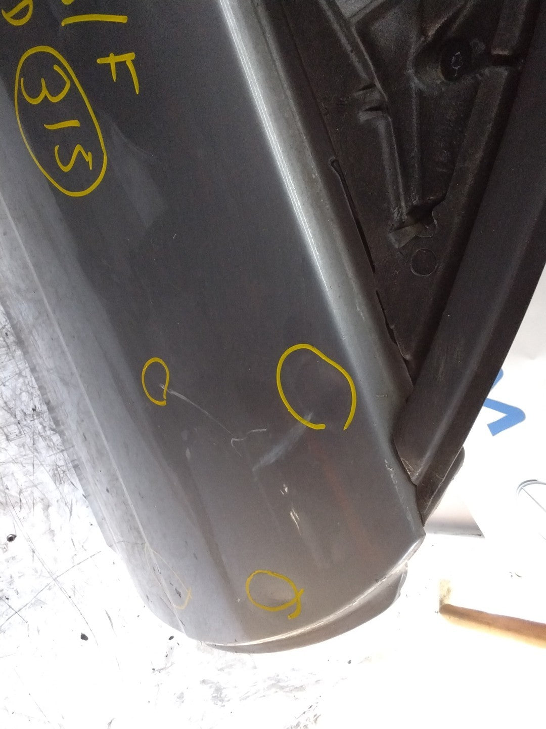 MERCEDES BENZ C-CLASS W204 DRIVER FRONT DOOR OSF GREY 2007-2014 COMPLETE FMD315