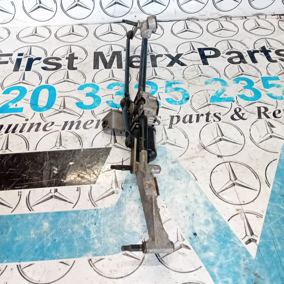 MERCEDES BENZ A CLASS W176 WINDSCREEN WIPER MOTOR & LINKAGE A1769061900