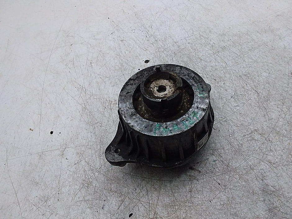MERCEDES BENZ  C-CLASS W205  ENGINE MOUNT LEFT NS A2052406617 FMR327