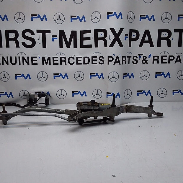 MERCEDES C-CLASS WIPER MOTOR & LINKAGE FRONT A2048201140 W204 2010-2015 FM00200