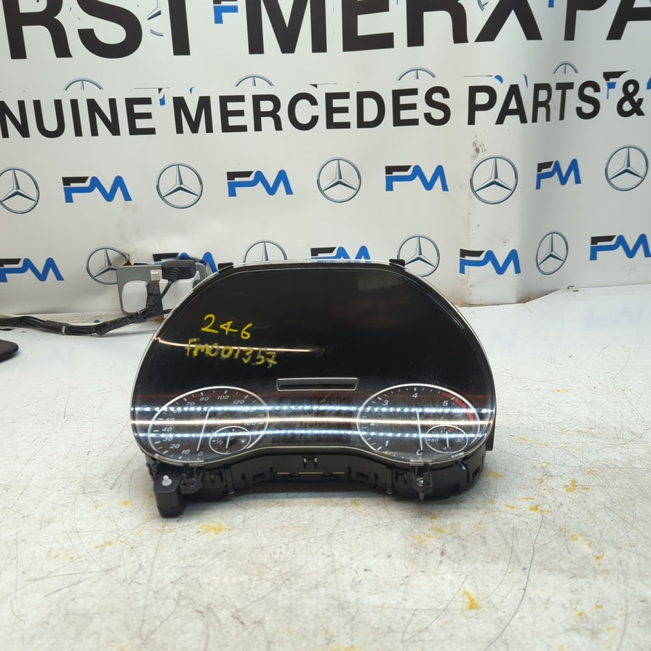 MERCEDES B-CLASS W246 SPEEDOMETER INSTRUMENT CLUSTER BLACK A2469006911 FM001357