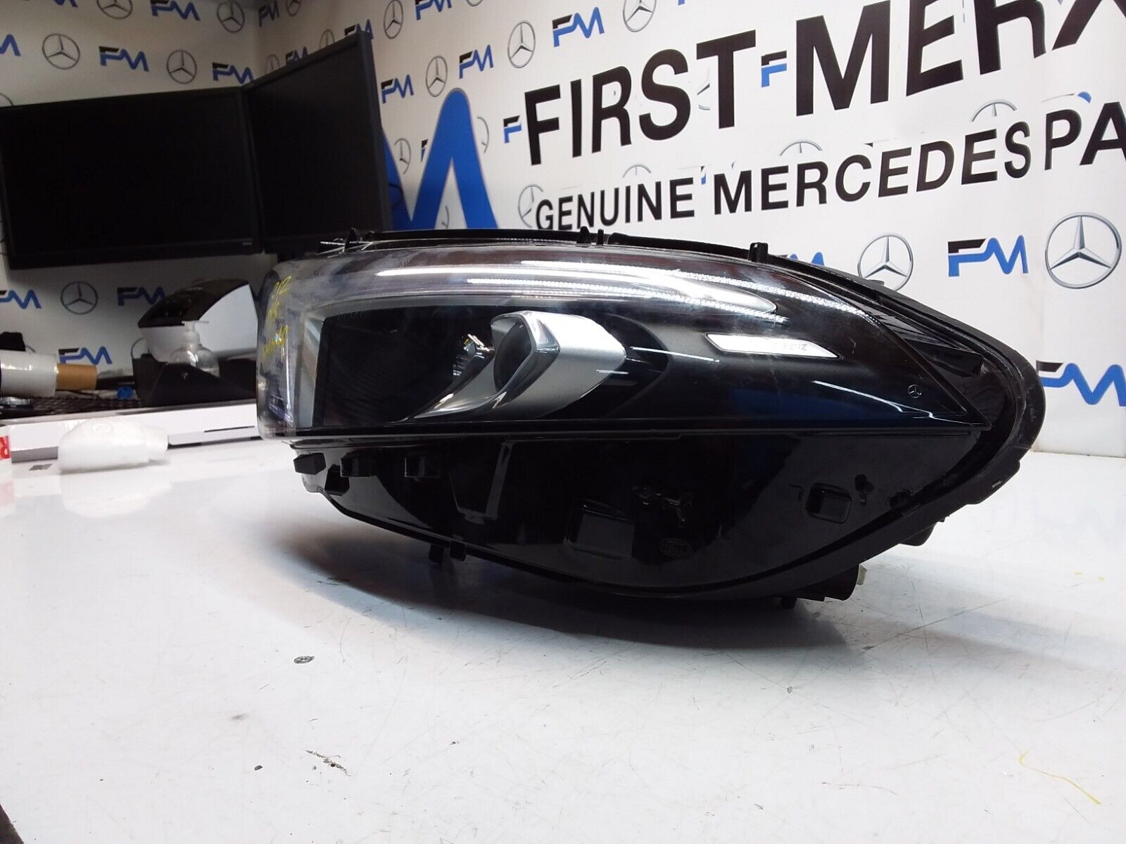 2014 MERCEDES E-CLASS W212 N/S Passenger Side Front Headlight FMH40 LED HIGH