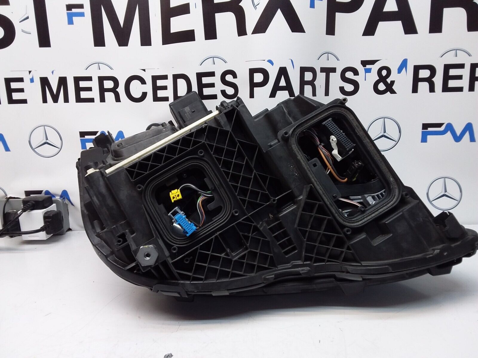 2014 MERCEDES E-CLASS W212 N/S Passenger Side Front Headlight A2129063103 FMH41
