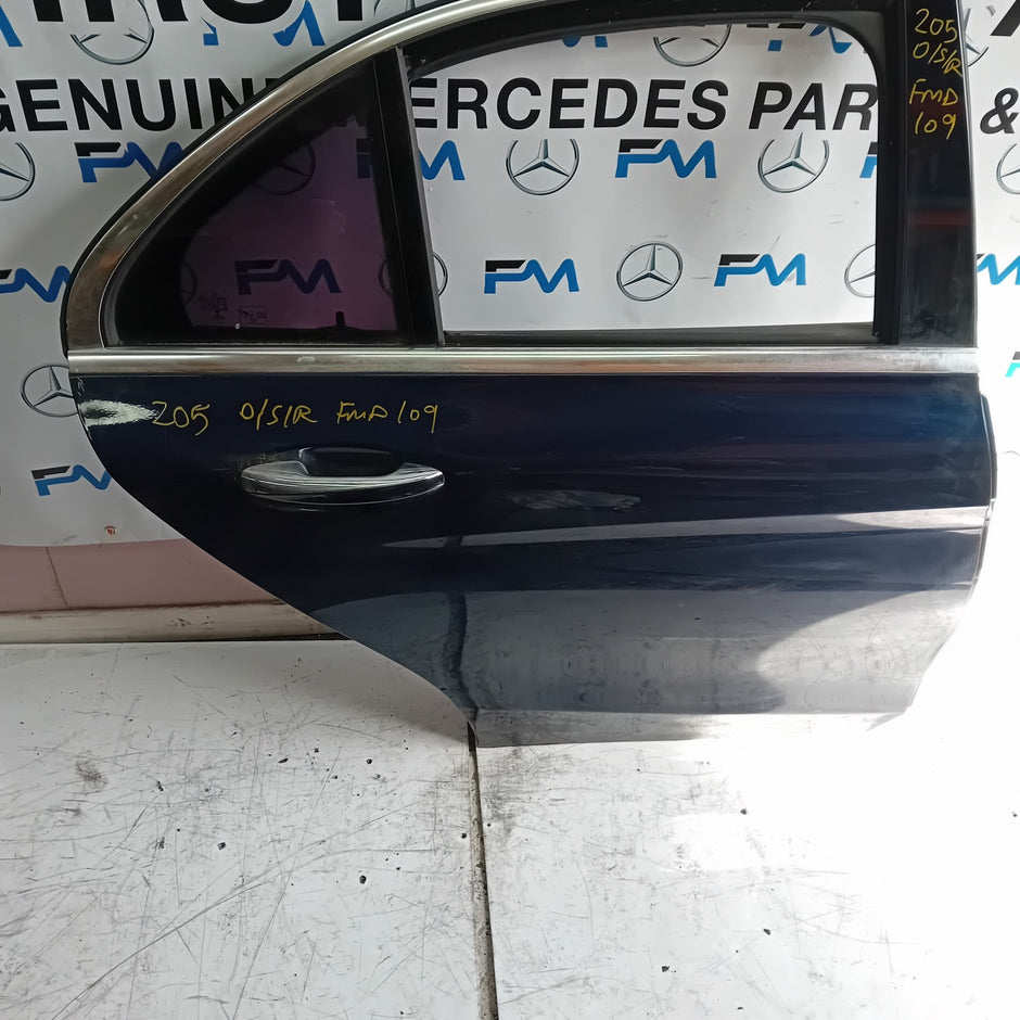 MERCEDES BENZ  C-CLASS W2O5 DRIVER SIDE REAR DOOR O/S/R COMPLETE BLUE FMD109