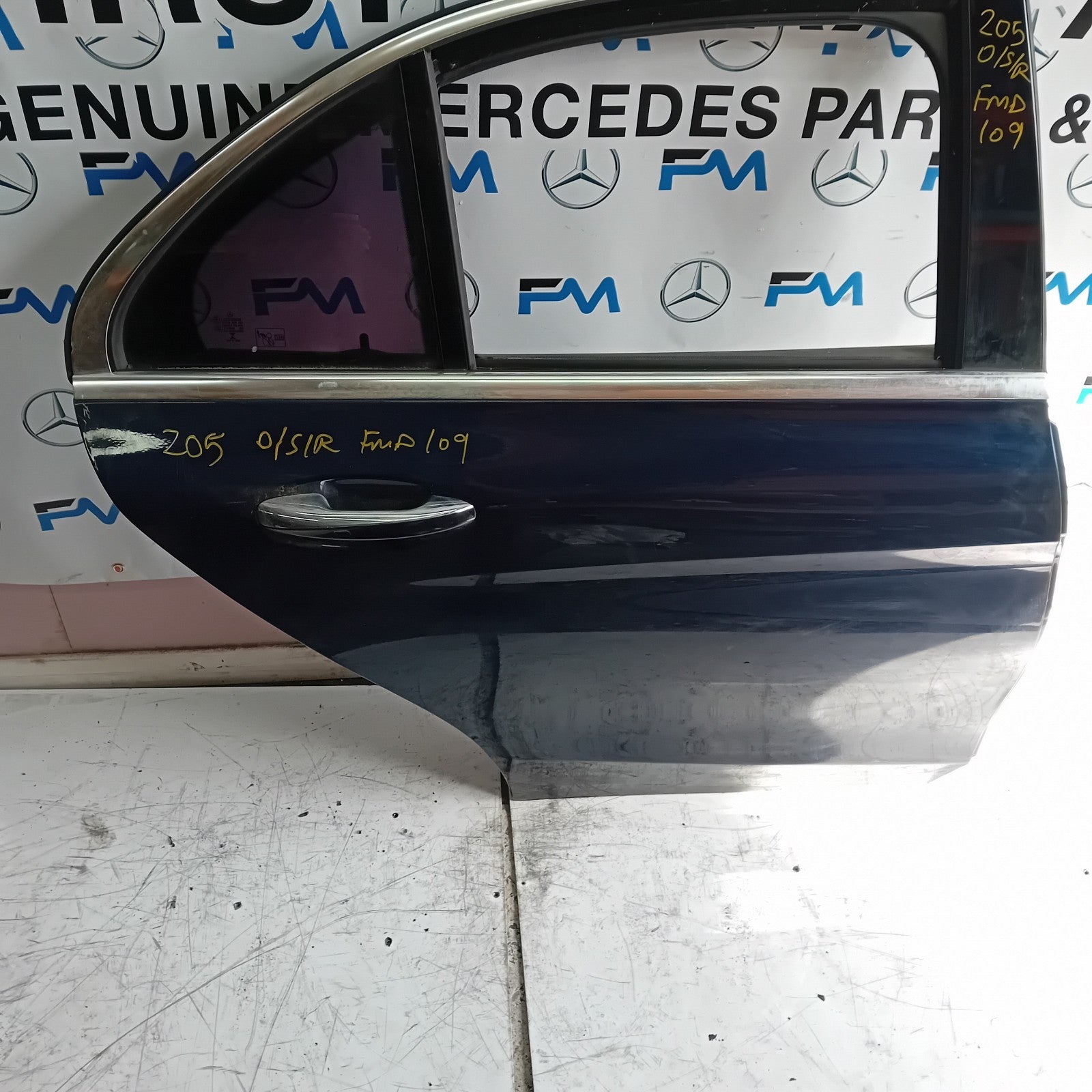 MERCEDES BENZ  C-CLASS W2O5 DRIVER SIDE REAR DOOR O/S/R COMPLETE BLUE FMD109
