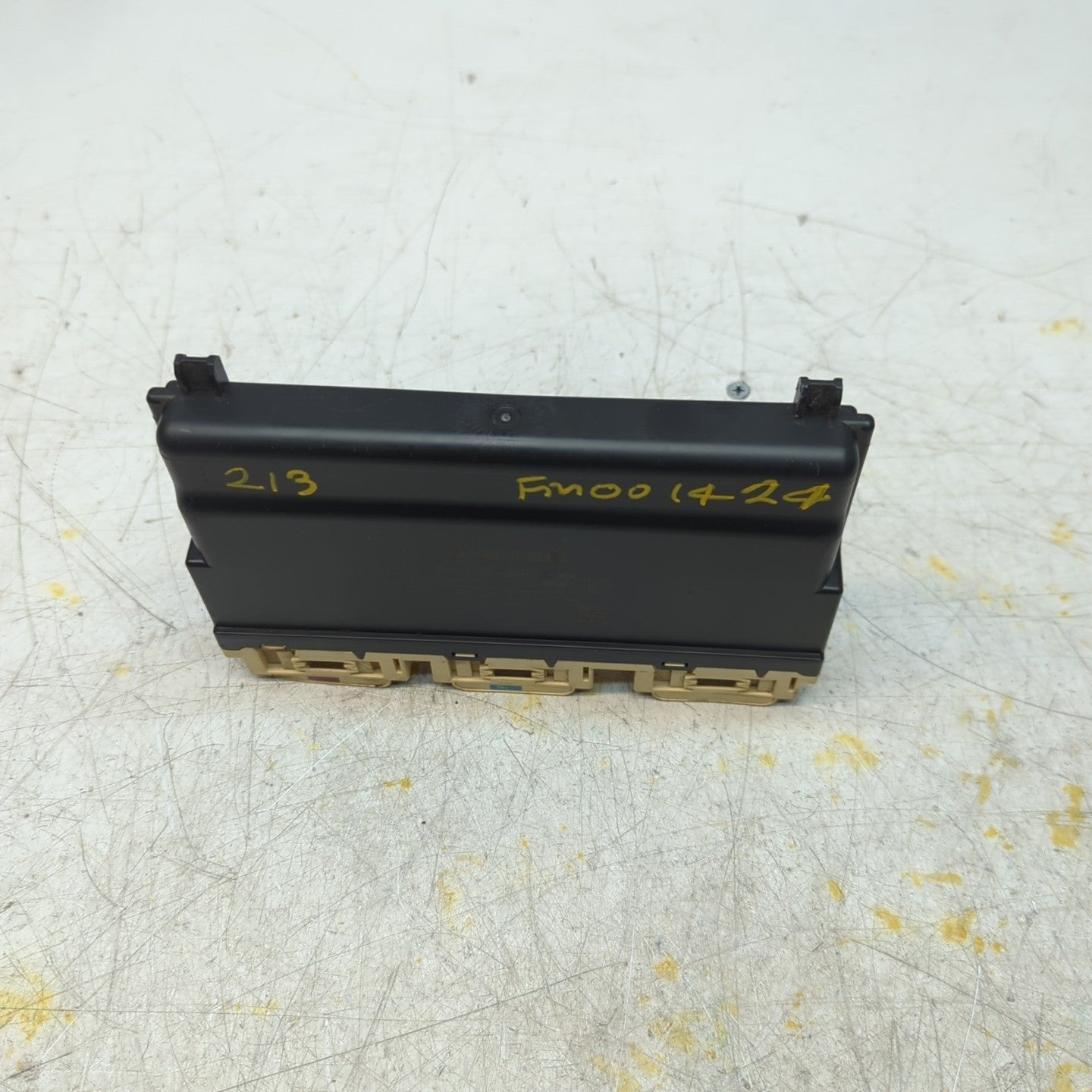 MERCEDES E CLASS W213 FRONT RIGHT SEAT CONTROL MODULE A2139002713 FM001424