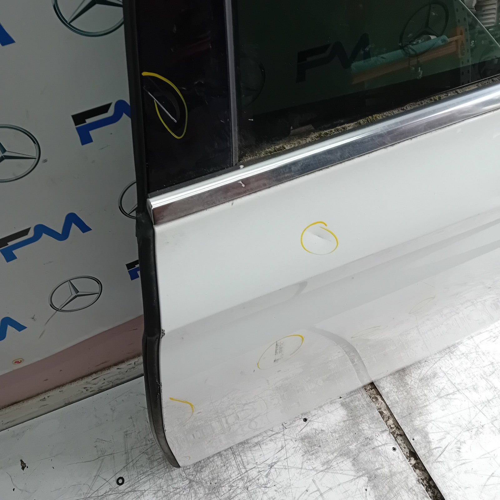 MEECEDS E-CLASS S213 EST PASSENGER REAR DOOR NSR WHITE 2016 ON COMPLETE FMD393