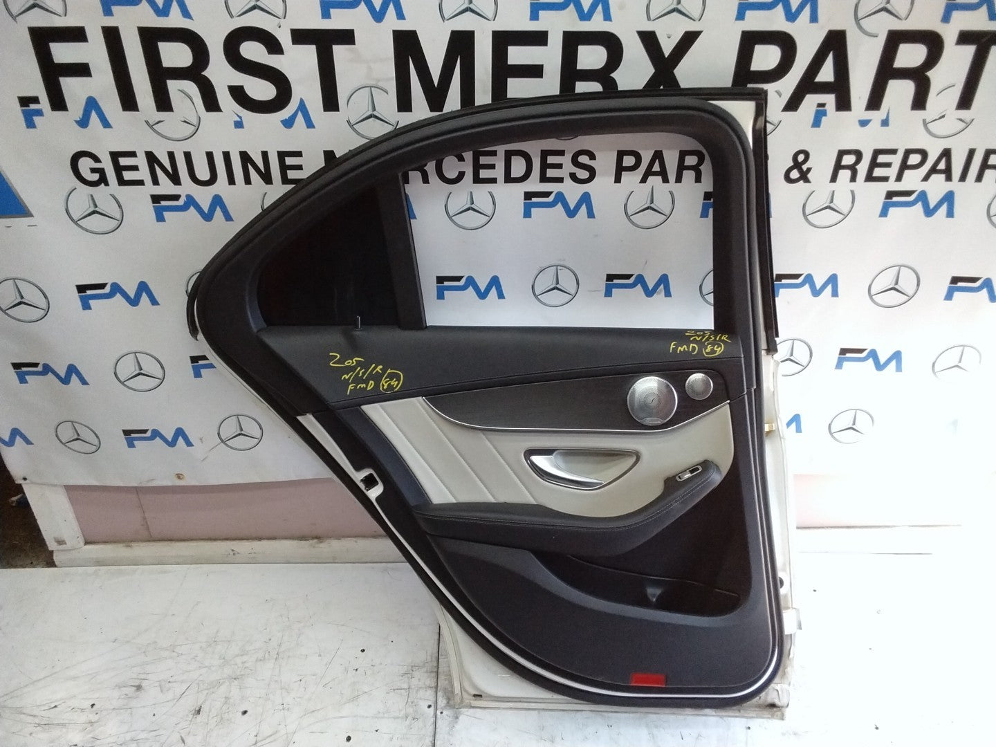 MERCEDES BENZ C-CLASS W205 PASSENGER SIDE REAR DOOR N/S/R COMPLETE WHITE FMD84