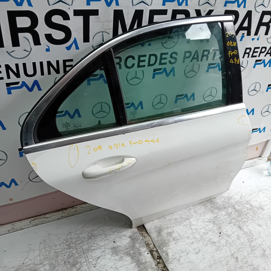 MERCEDES C-CLASS W205 DRIVER REAR DOOR OSR WHITE 2014 ON COMPLETE FMD446