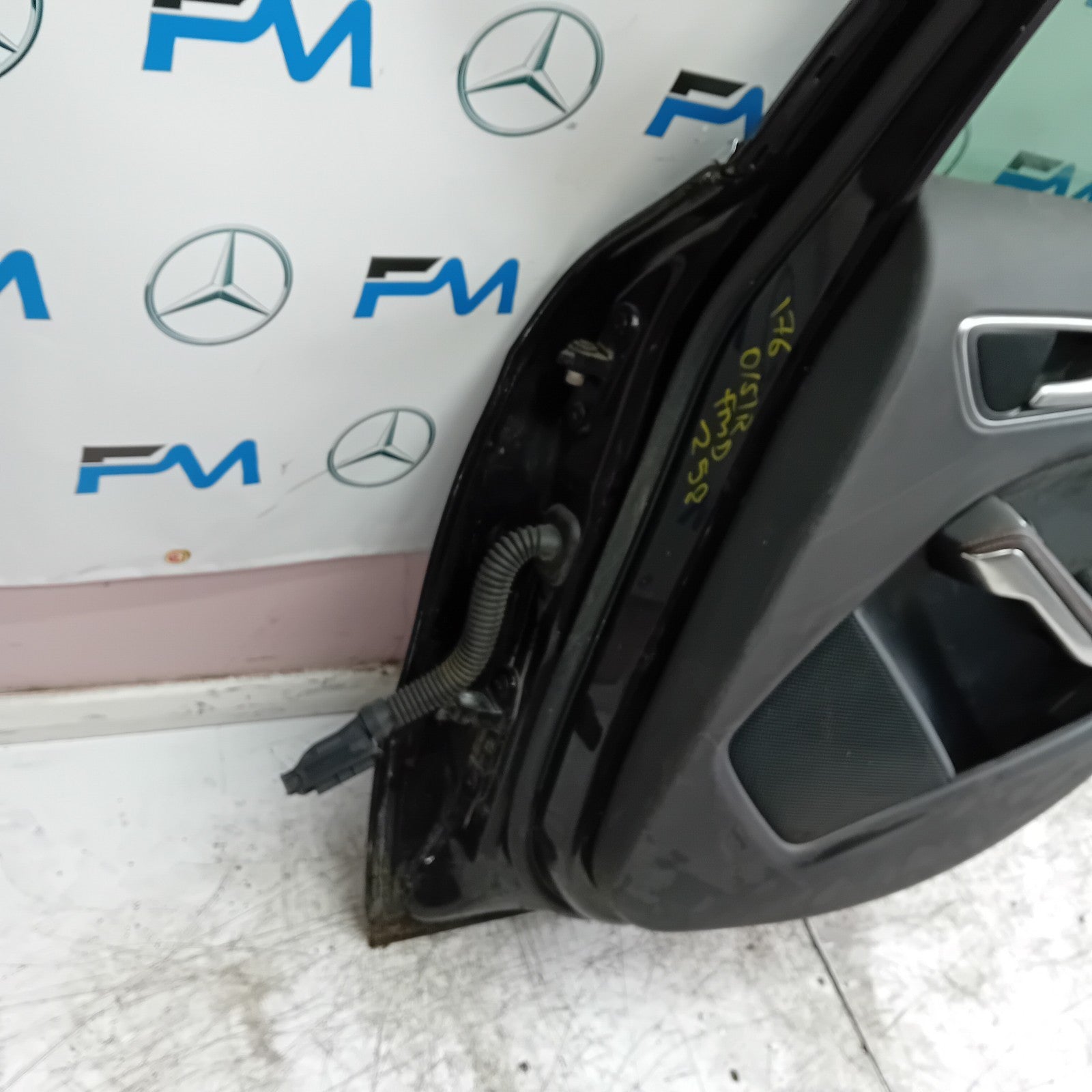 MERCEDES A-CLASS W176 SLN DRIVER REAR DOOR OSR BLACK 2012-18 COMPLETE FMD258
