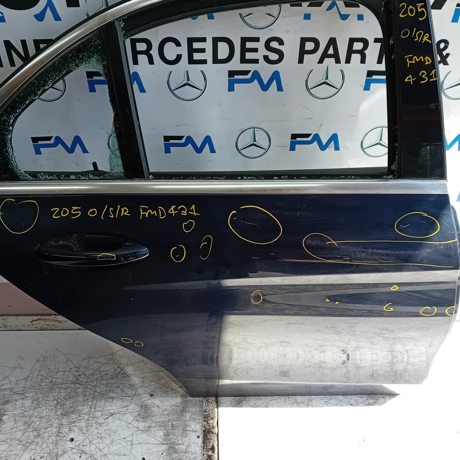 MERCEDES C-CLASS W205 SLN DRIVER REAR DOOR OSR BLUE 2014 ON COMPLETE FMD431