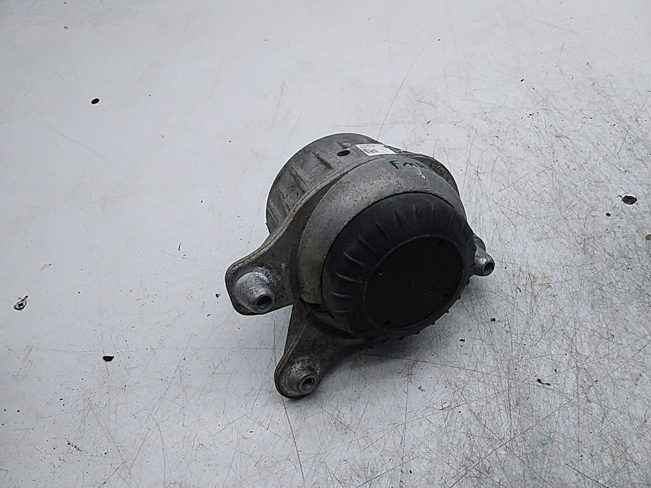 MERCEDES BENZ  C-CLASS W205  ENGINE MOUNT RIGHT OS A2052406717 FMR333