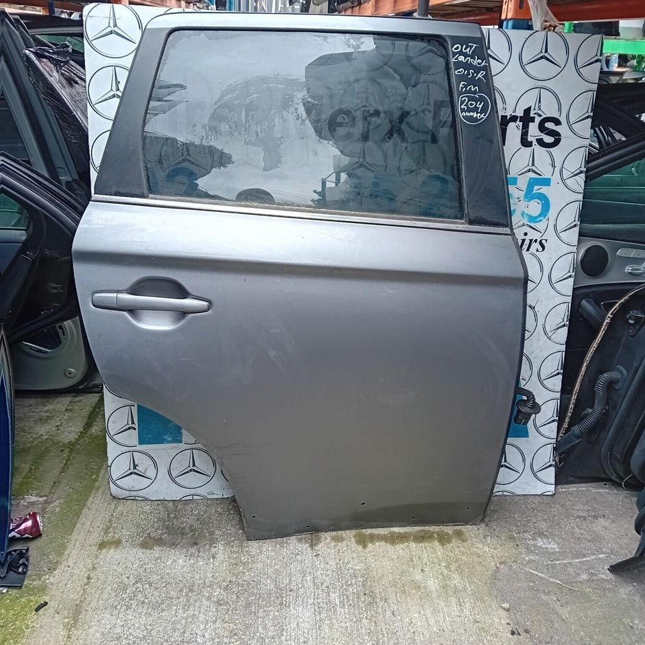 MITSUBISHI OUTLANDER DRIVER SIDE REAR DOOR ( OFF SIDE REAR )