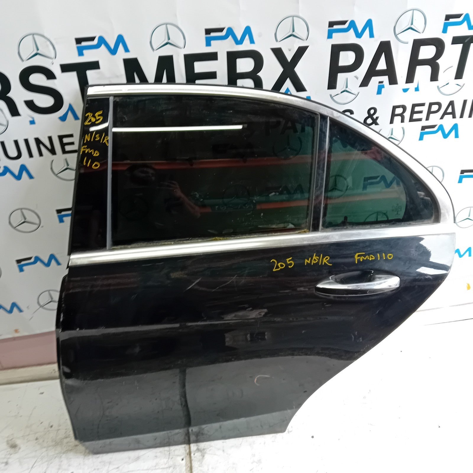 MERCEDES BENZ  C-CLASS W2O5 PASSENGER SIDE REAR DOOR N/S/R COMPLETE BLACK FMD110