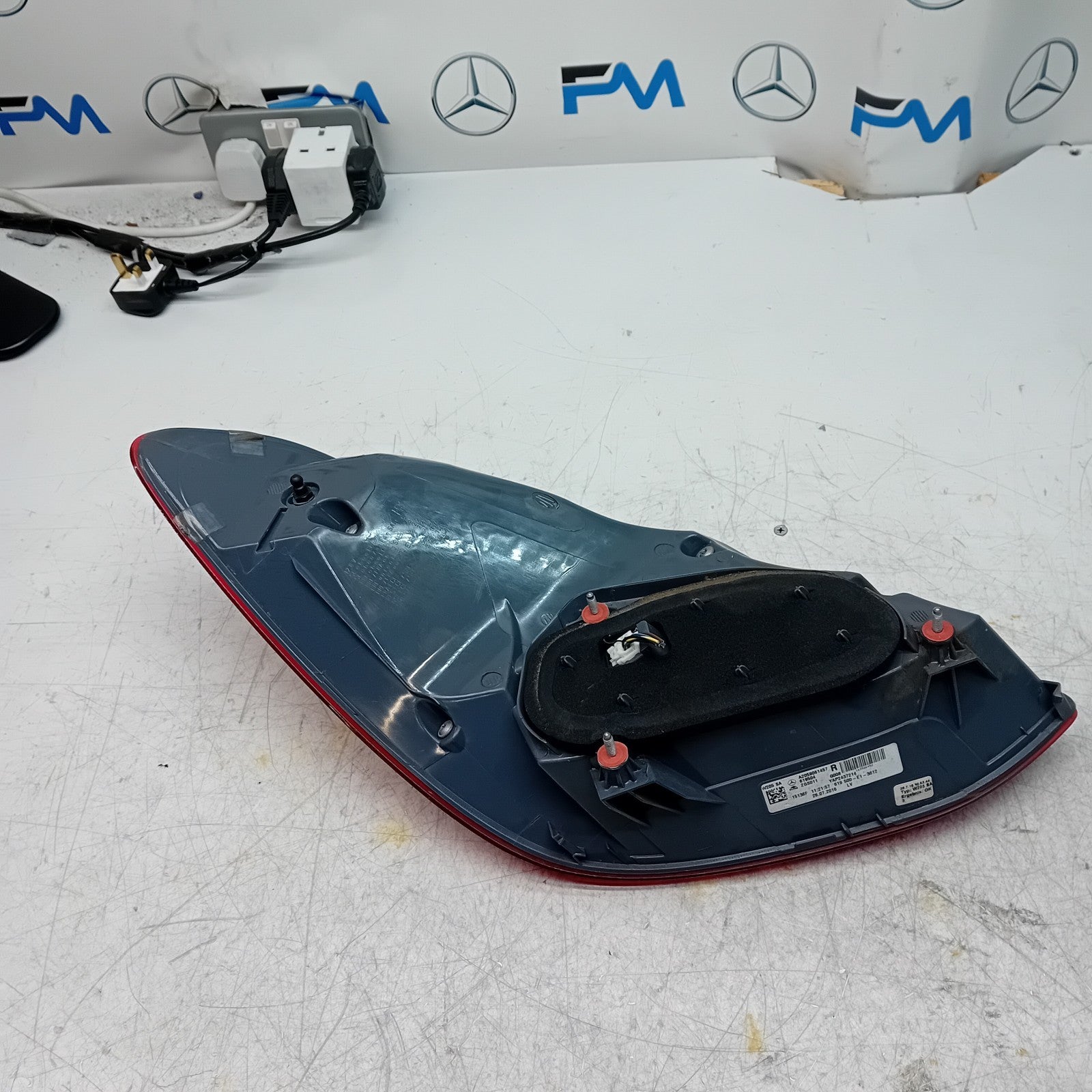 MERCEDES C-CLASS W205 DRIVER SIDE RIGHT REAR TAIL LIGHT 2014 A2059061457 FMT310