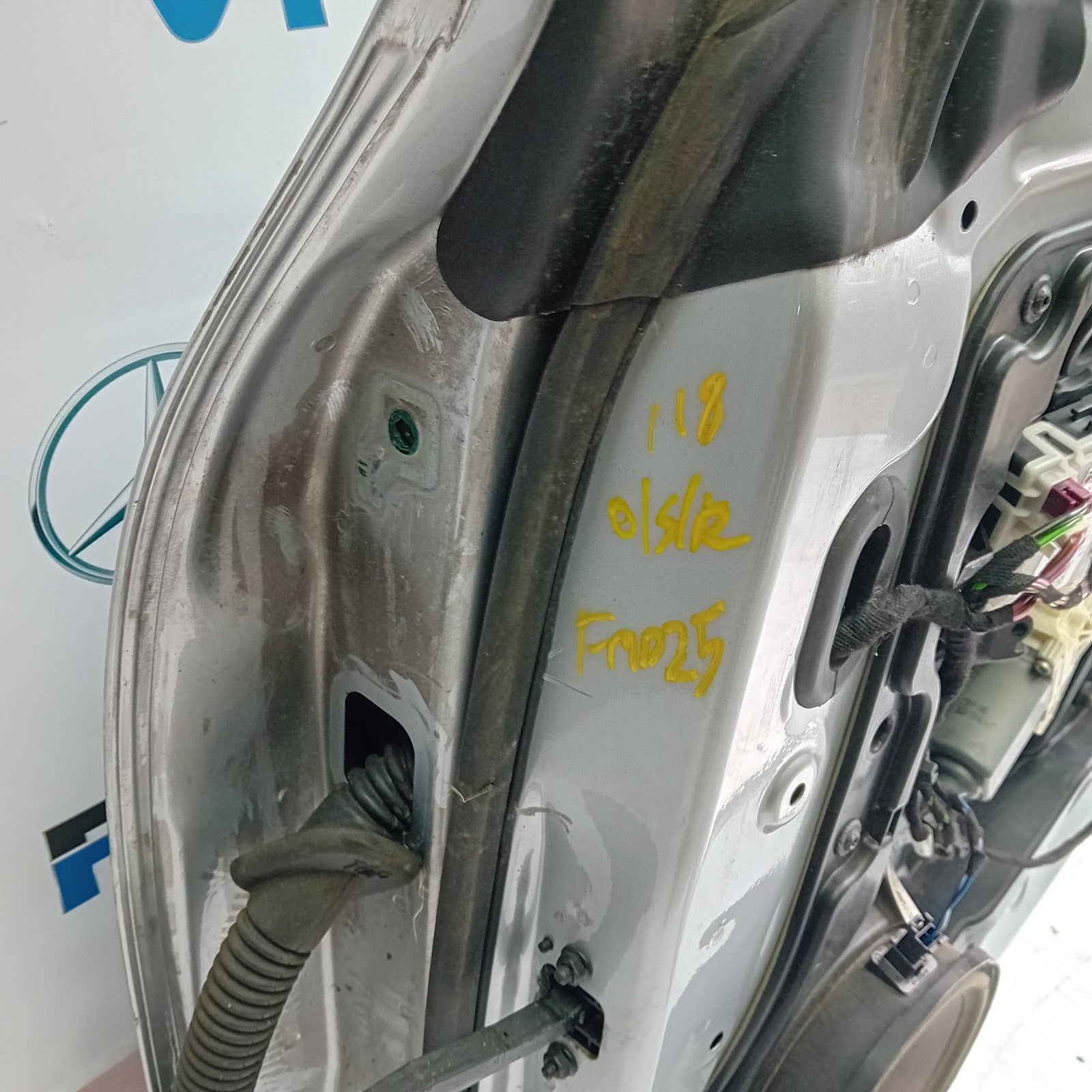 MERCEDES BENZ CLS W118 DRIVER REAR DOOR (OFF SIDE REAR) WHITE FMD25