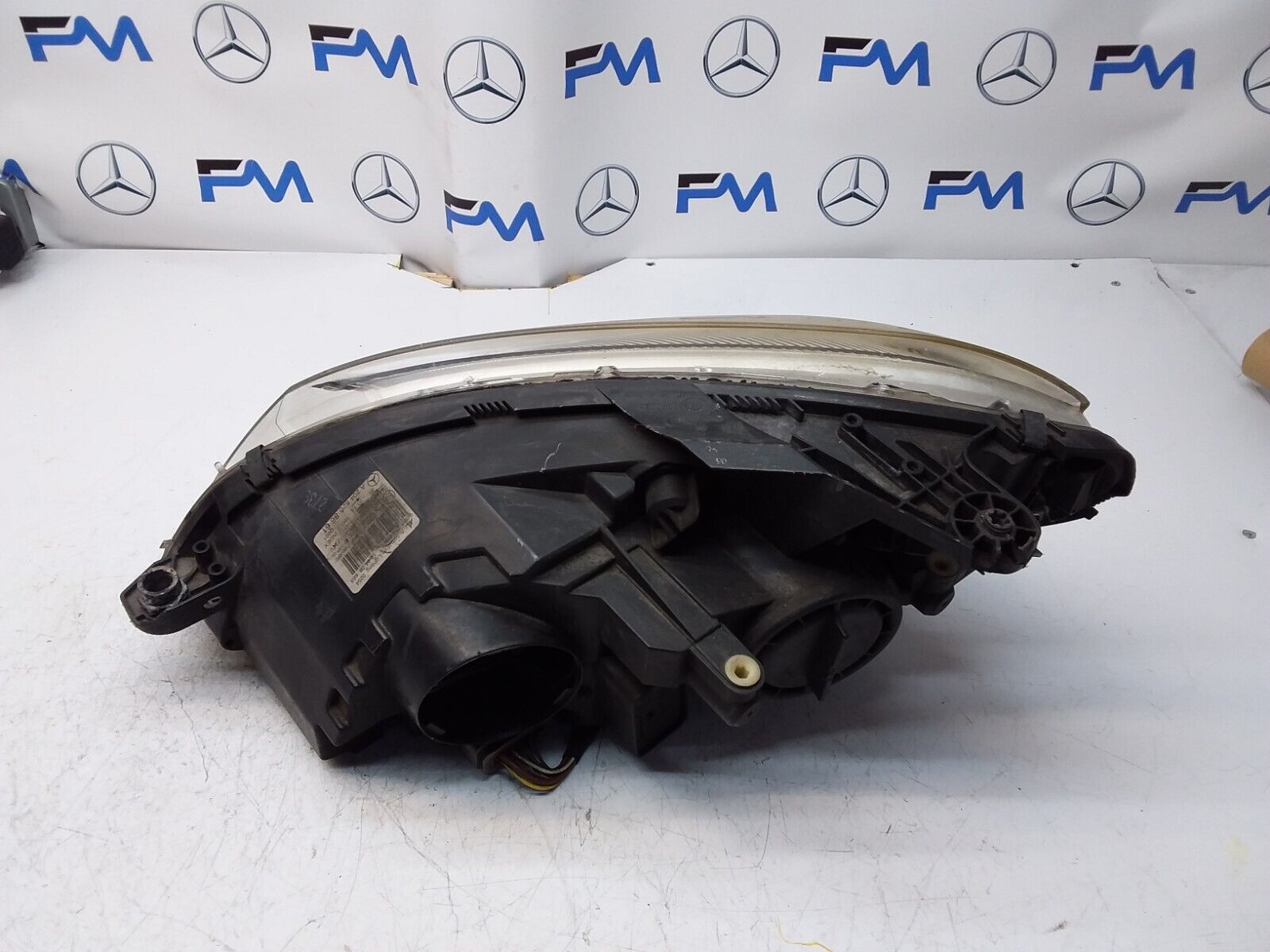 2008 MERCEDES C-CLASS W204 HEADLIGHT DRIVER SIDE OS A2048208681 FMH120 (DAMAGED)