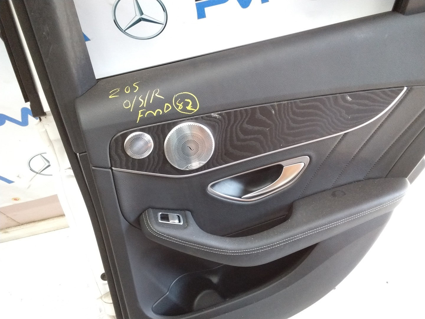 MERCEDES BENZ  C-CLASS W205 DRIVER SIDE REAR DOOR O/S/R COMPLETE WHITE FMD82