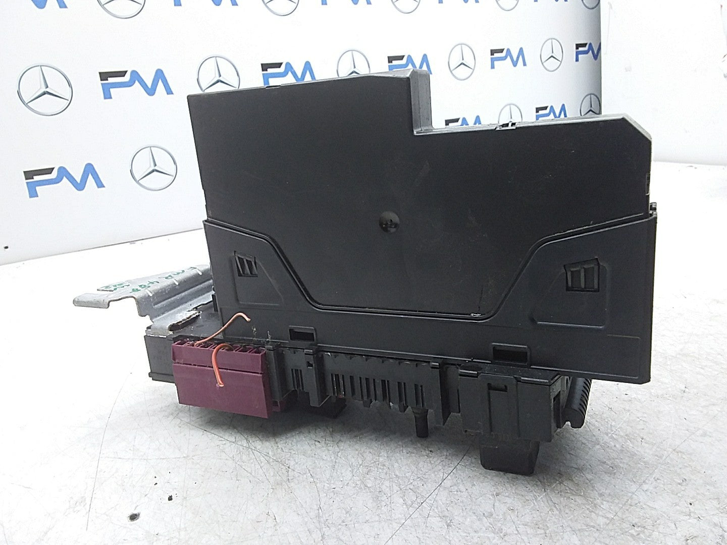 MERCEDES BENZ  E-CLASS W212  FUSE BOX RELAY BOX A2129005401 FMR488