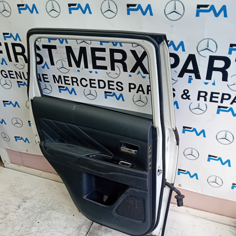 MITSUBISHI OUTLANDER MK3 DRIVER SIDE REAR DOOR OSR WHITE 2013 ON COMPLETE FMD179