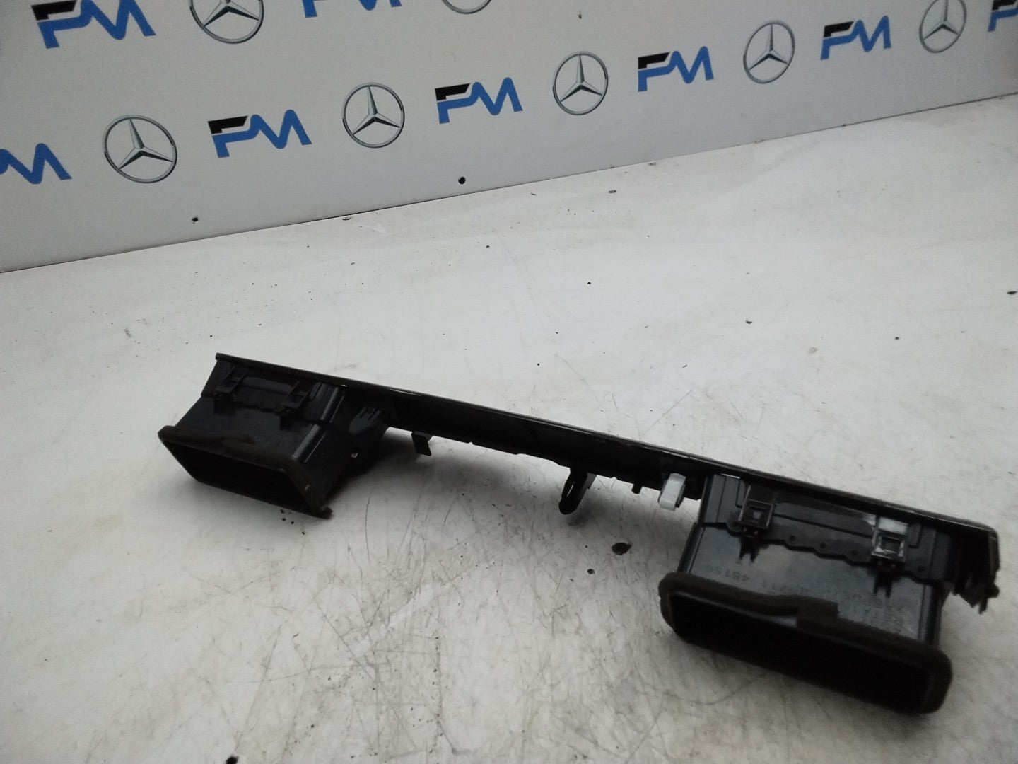 MITSUBISHI OUTLANDER PASSENGER SIDE DASH AIR VENT 8055A056YA FMR48