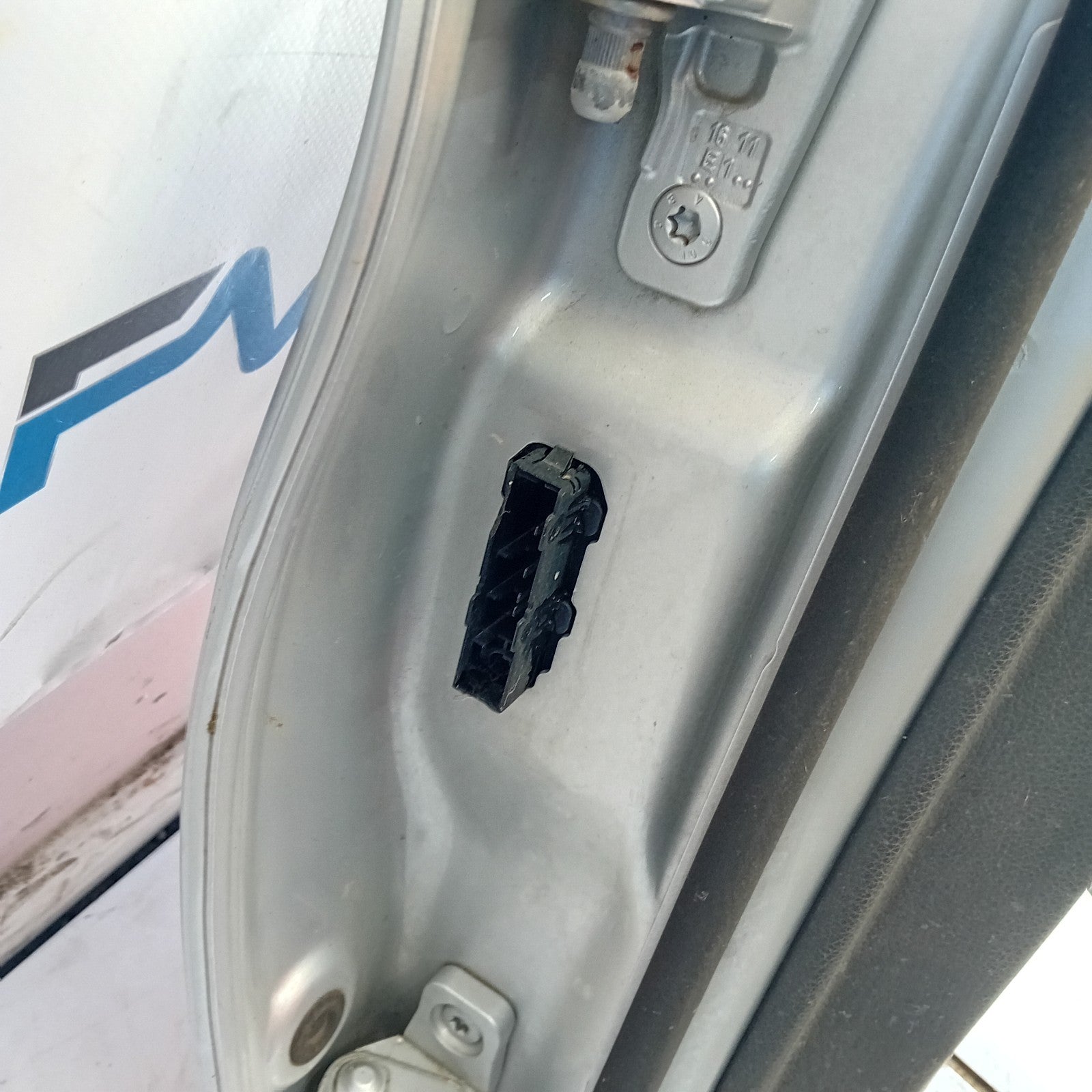 MERCEDES C-CLASS S205 SLN DRIVER REAR DOOR OSR SILVER 2014 ON COMPLETE FMD455