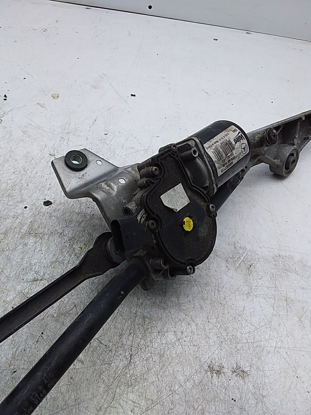 MERCEDES A-CLS W176 WIPER MOTOR AND LINKAGE A1769061900 FMR295