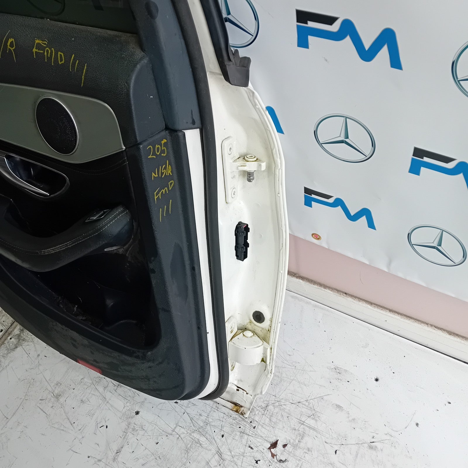 MERCEDES BENZ  C-CLASS W2O5 PASSENGER SIDE REAR DOOR N/S/R COMPLETE BLACK FMD111