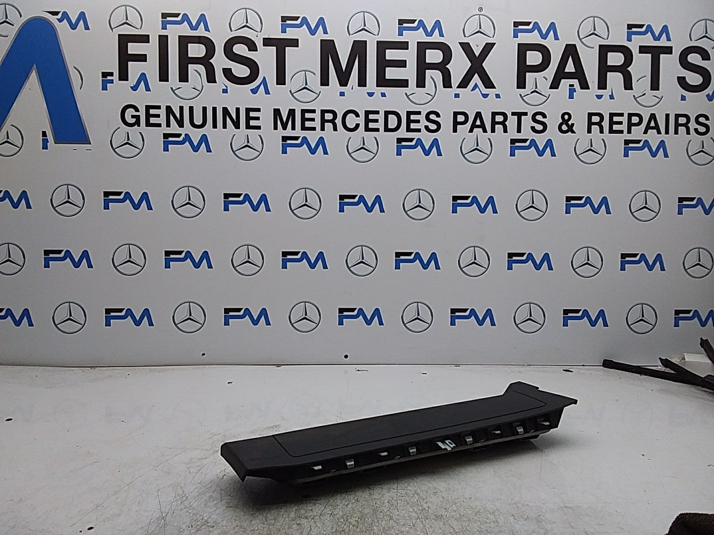 MERCEDES B-CLASS W246 DASHBOARD DRIVER SIDE KNEE AIRBAG A2468600602 FMR314