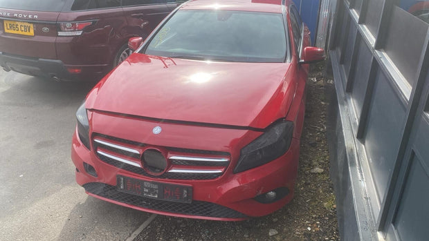 MERCEDES BENZ A-CLASS W176 / AIR BAGS ( STEERING WHEEL, KNEE, ROOF )