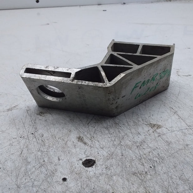 MERCEDES BENZ  C-CLASS  RADIATOR MOUNT BRACKET LEFT SIDE A2055014120  FMR399