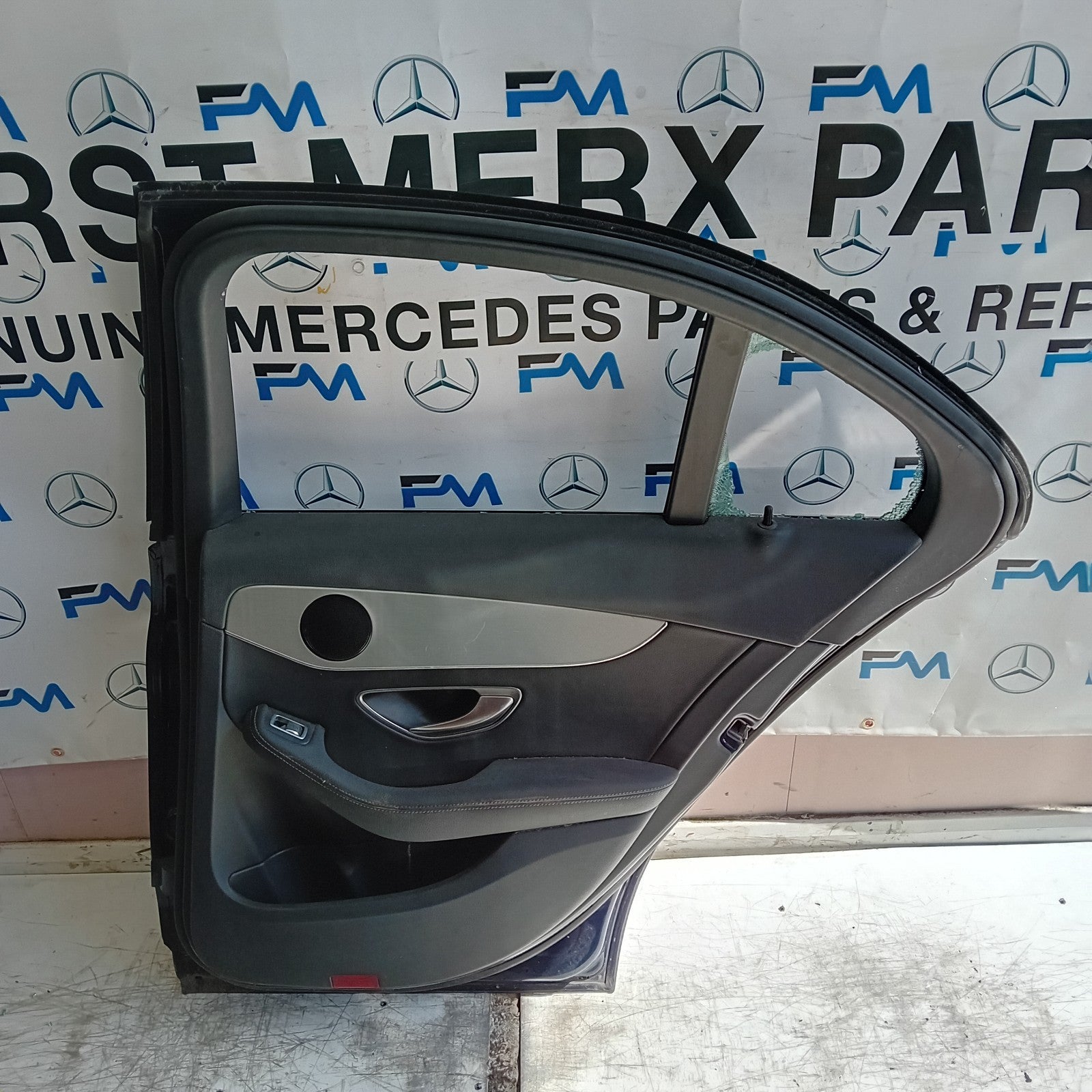 MERCEDES C-CLASS W205 SLN DRIVER REAR DOOR OSR BLUE 2014 ON COMPLETE FMD431