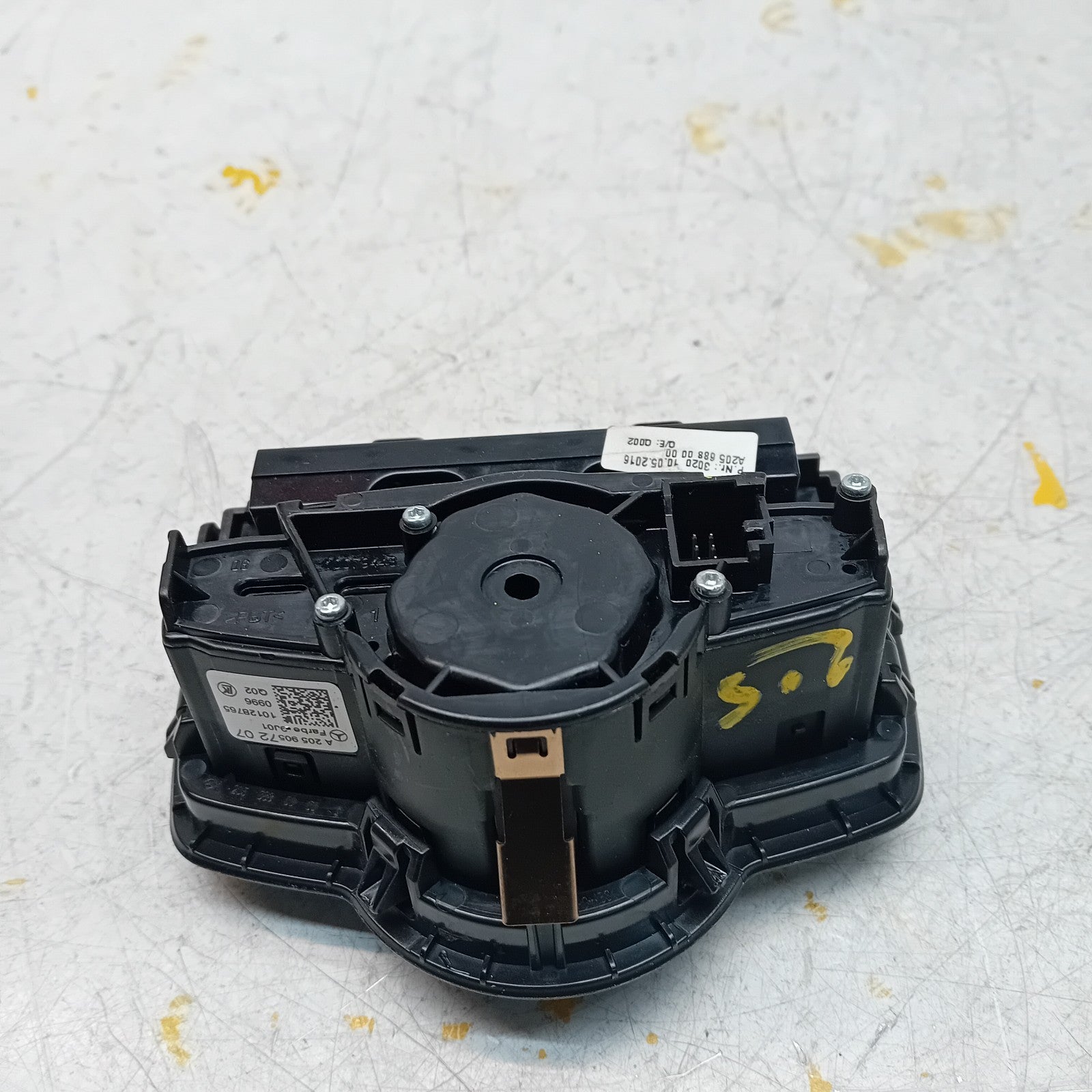 MERCEDES C-CLASS W205 HEADLIGHT CONTROL SWITCH 2014 A2059057207 FM001193