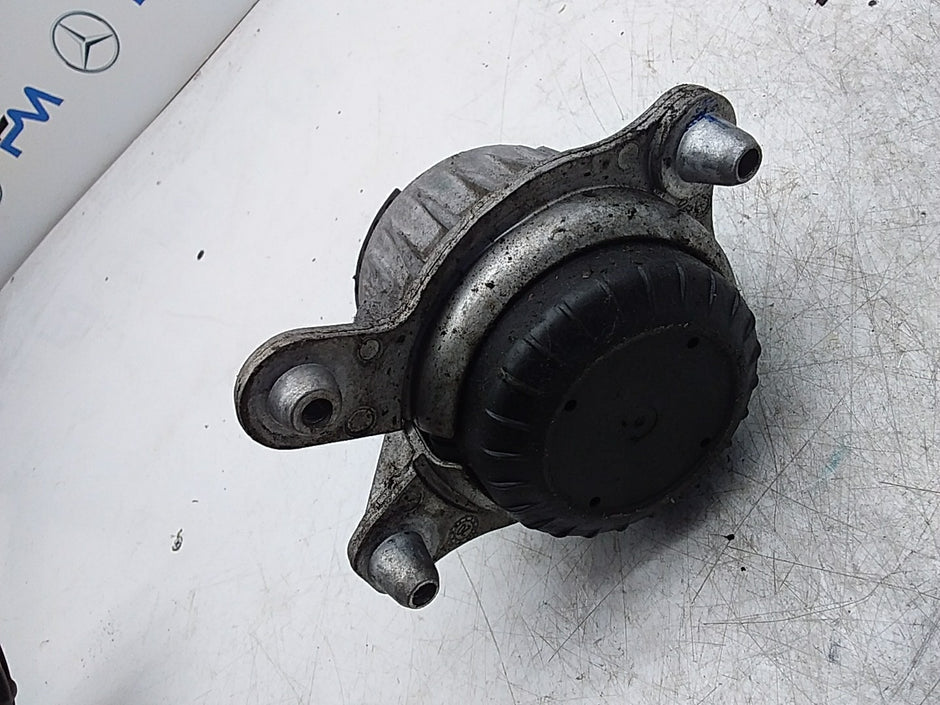 MERCEDES BENZ  C-CLASS W205  ENGINE MOUNT LEFT NS A2532407600 FMR336