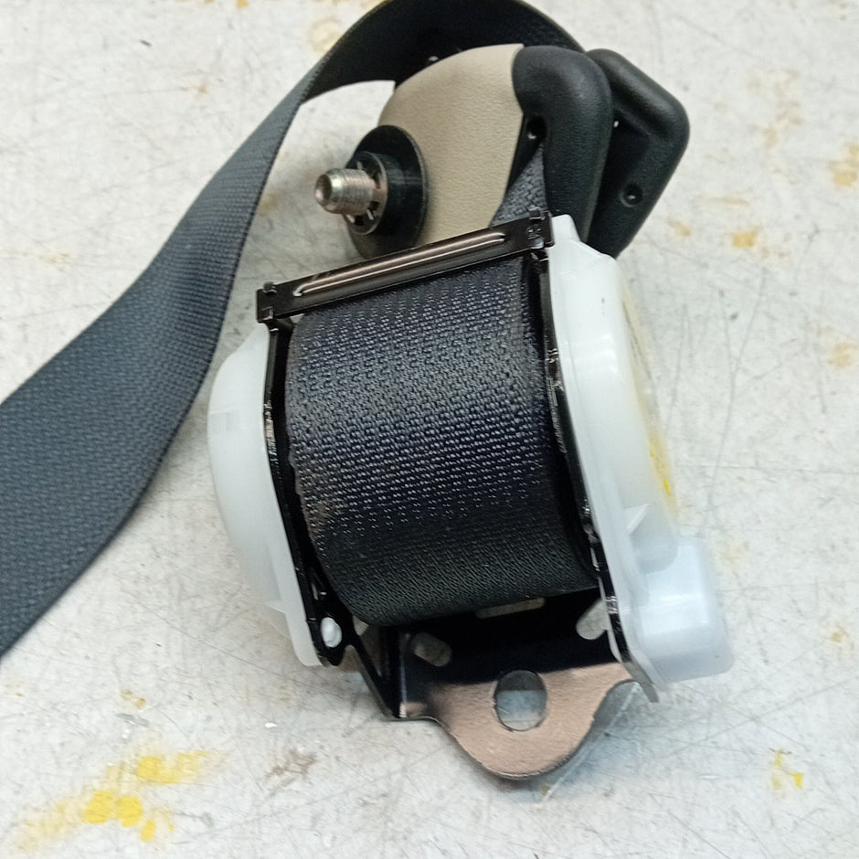 MITSUBISHI OUTLANDER MK3 SEAT BELT REAR DRIVER OSR TK AB2 EN313  BLACK FM001241