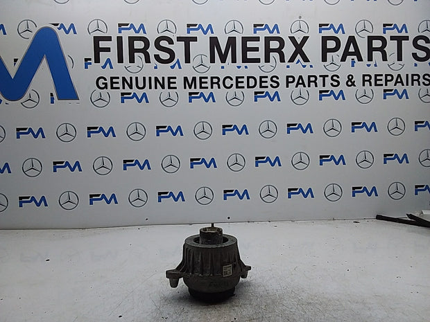 MERCEDES BENZ  E-CLASS  W213  ENGINE MOUNT LEFT NS A2132400500 FMR343