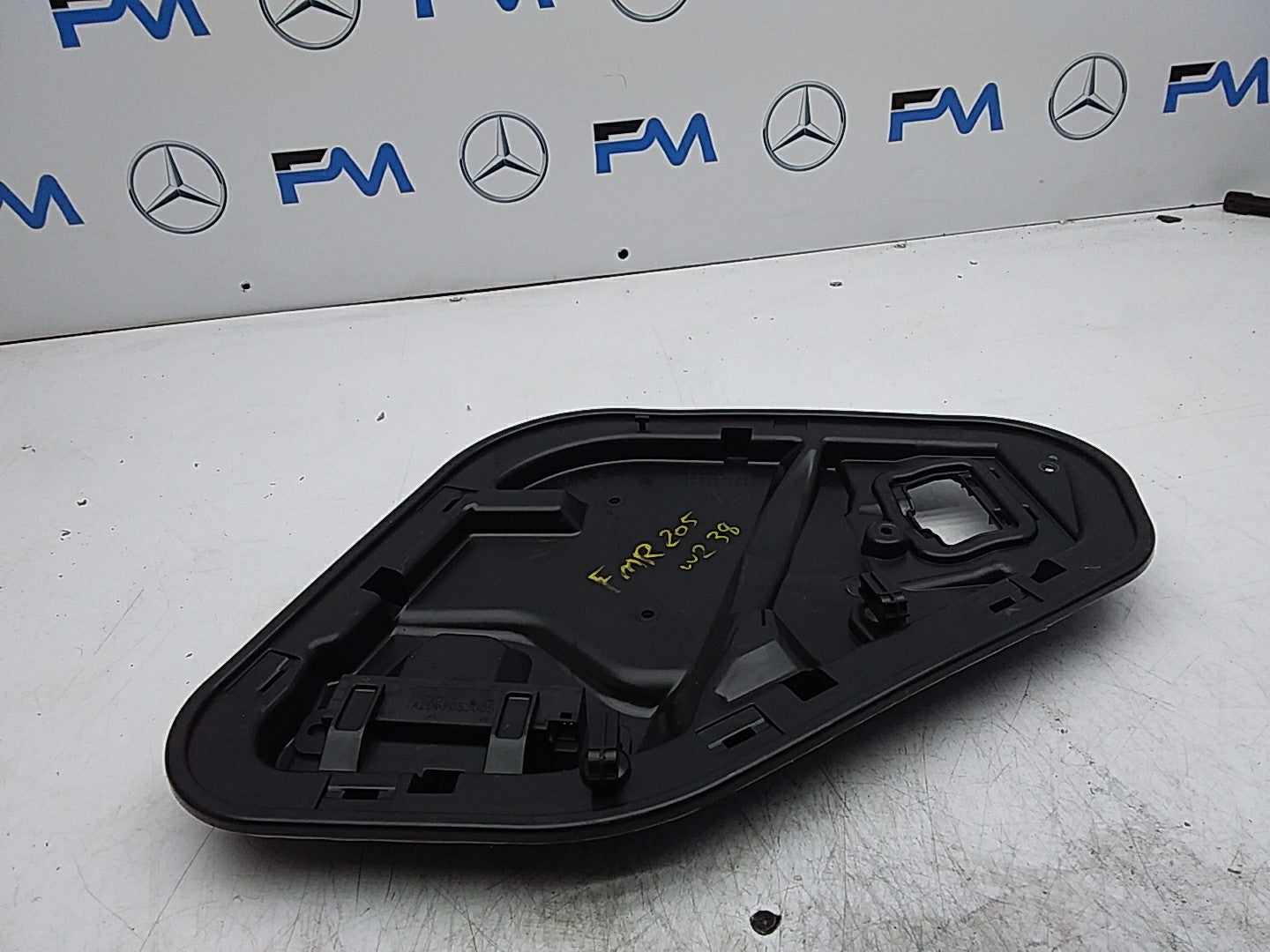 MERCEDES E-CLASS W238 INNER DOOR PANEL COVER FRONT RIGHT A2387200408 FMR205