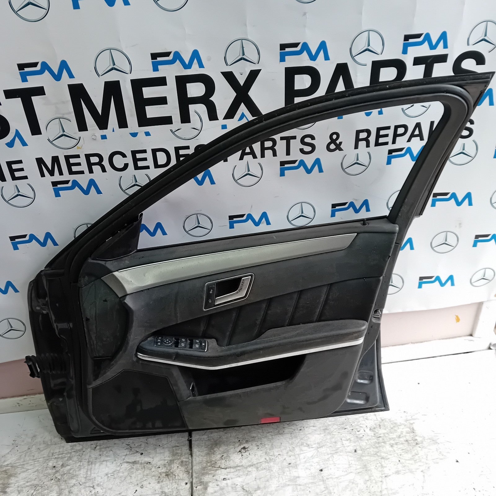 MERCEDES E-CLASS W212 DRIVER FRONT DOOR OSF GREY 2009-16 COMPLETE FMD254
