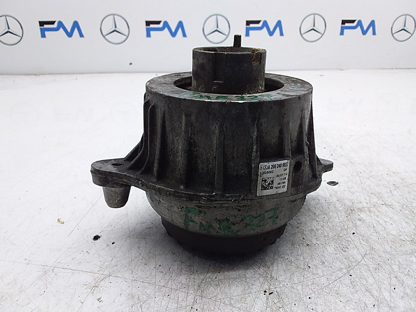 MERCEDES BENZ  C-CLASS W205  ENGINE MOUNT LEFT NS A2052406617 FMR327