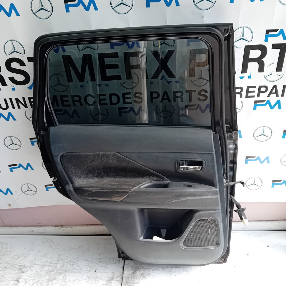 MITSUBISH OUTLANDER MK3 PASSENGER REAR DOOR NSR BLACK 2013 COMPLETE FMD188